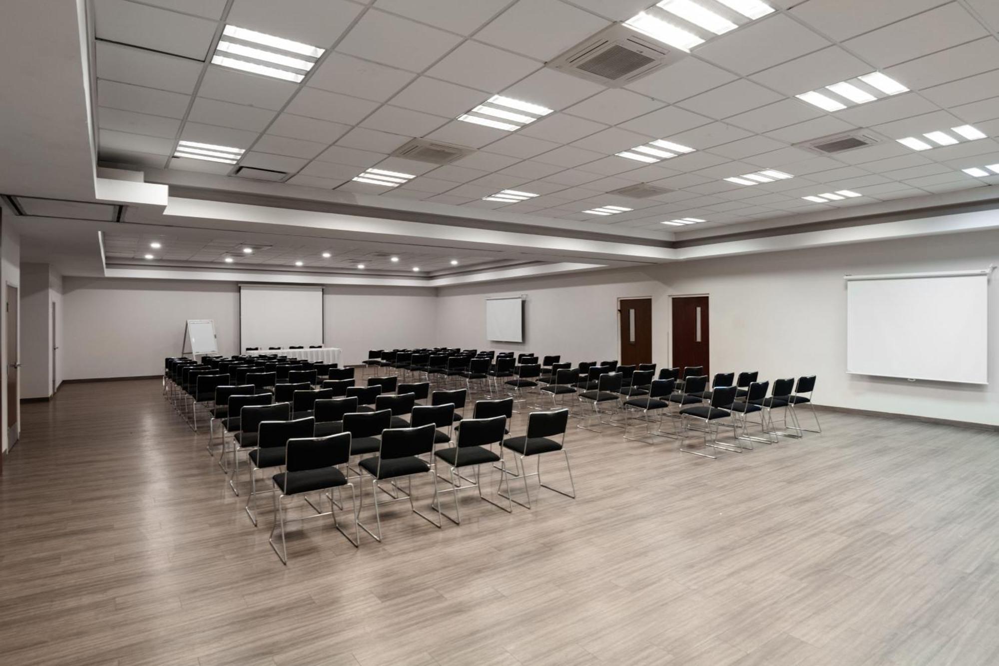 Express By Marriott Aeropuerto Hotel 4*