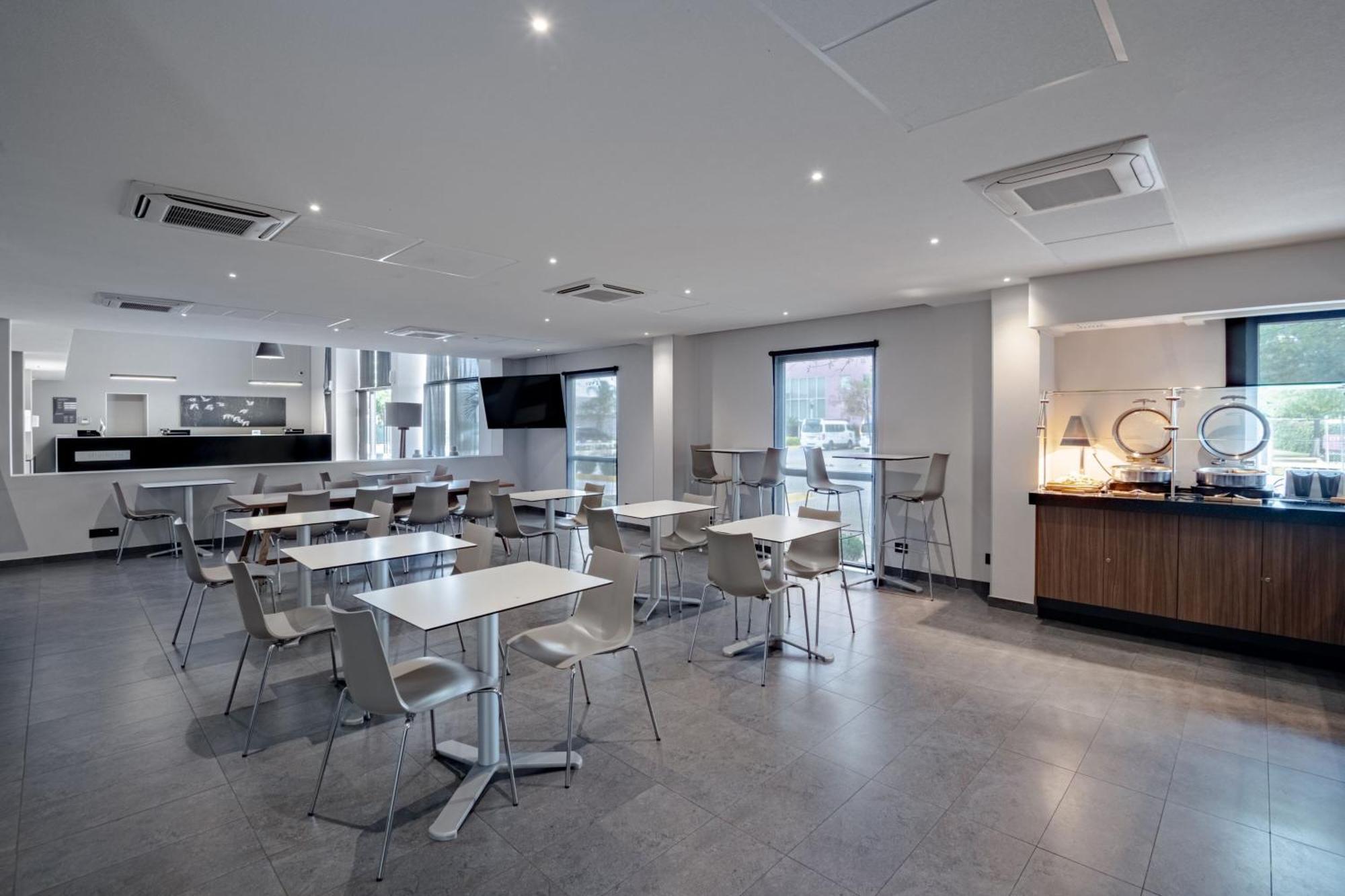 Hotel Express By Marriott Aeropuerto 4*